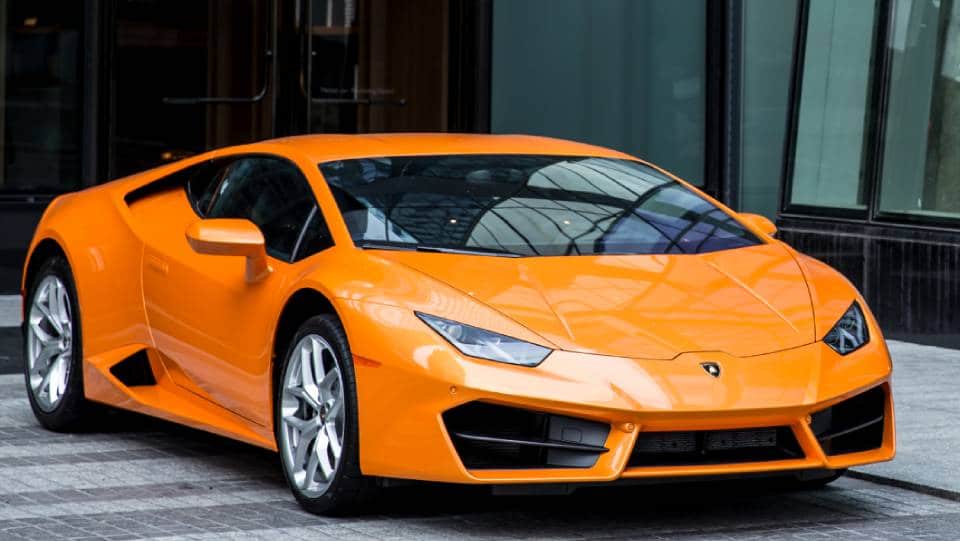 Lamborghini Huracan in Orange.